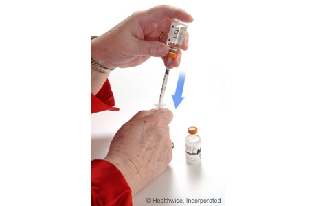 Cómo cargar insulina cristalina en la jeringa